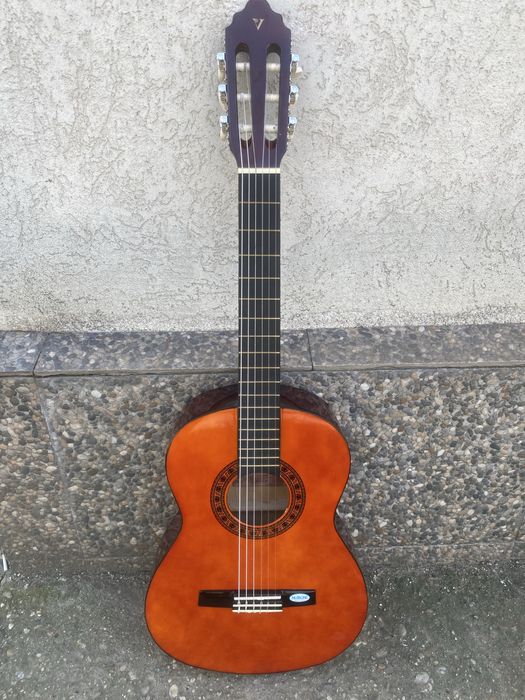 Valencia CG160. Valencia CG160.