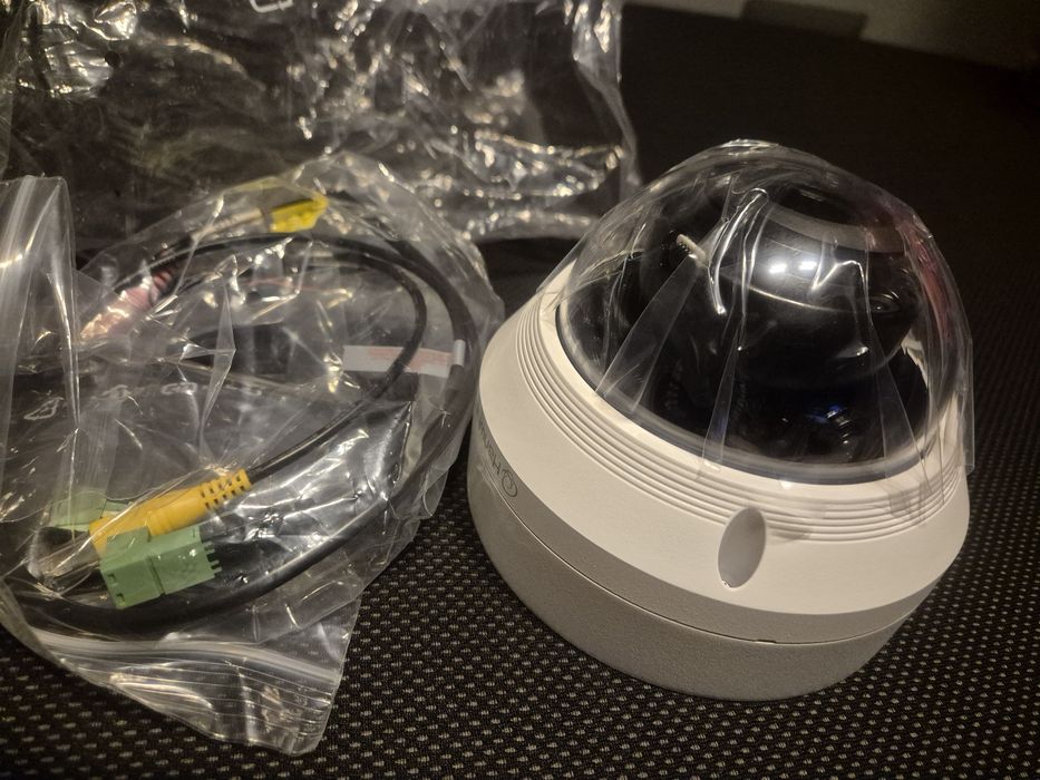 cameră glob  supraveghere hanwha