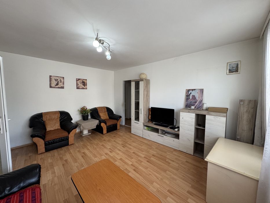 Inchiriez apartament zona centrala etaj 1