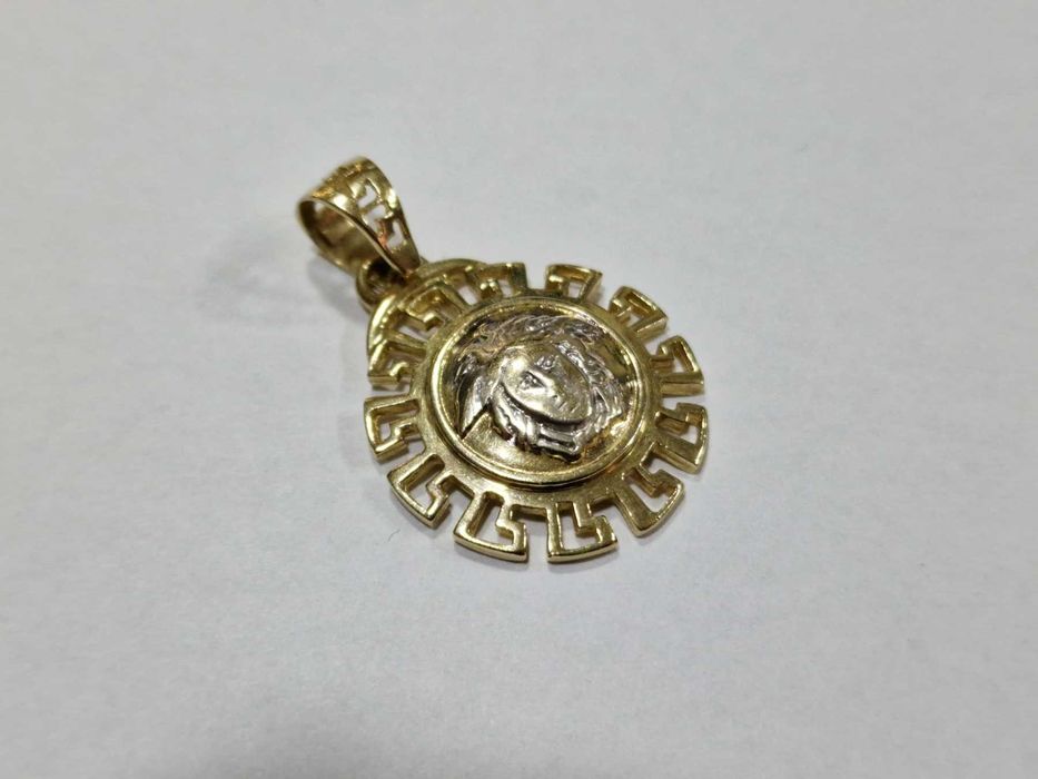 Златна висулка Versace 14K 585 / 6.51 гр.