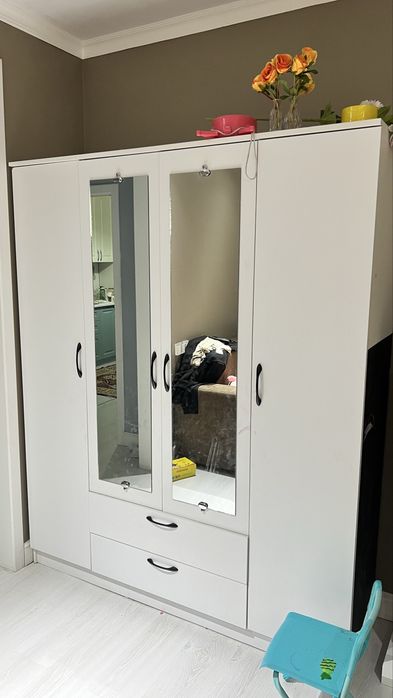 Срочно продается шкаф