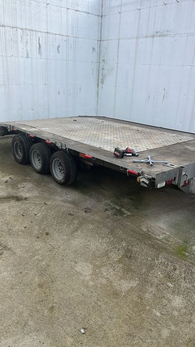 Trailer 3,5 tone nu este înmatriculat