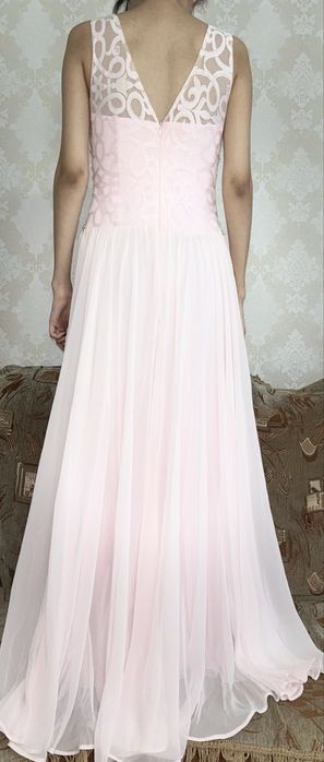 Продаю платья (размер 40-42)