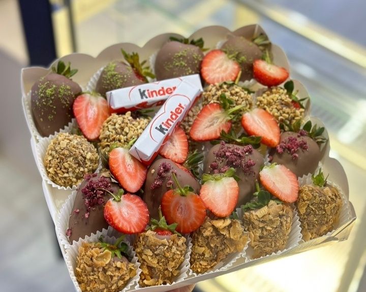 Клубника в шоколаде букет