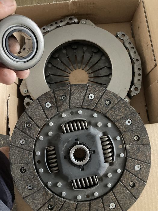 Съединител за Крайслер Вояджер 2.5 тдй