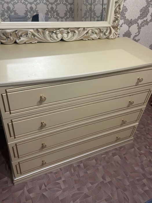 Камот с зеркалой