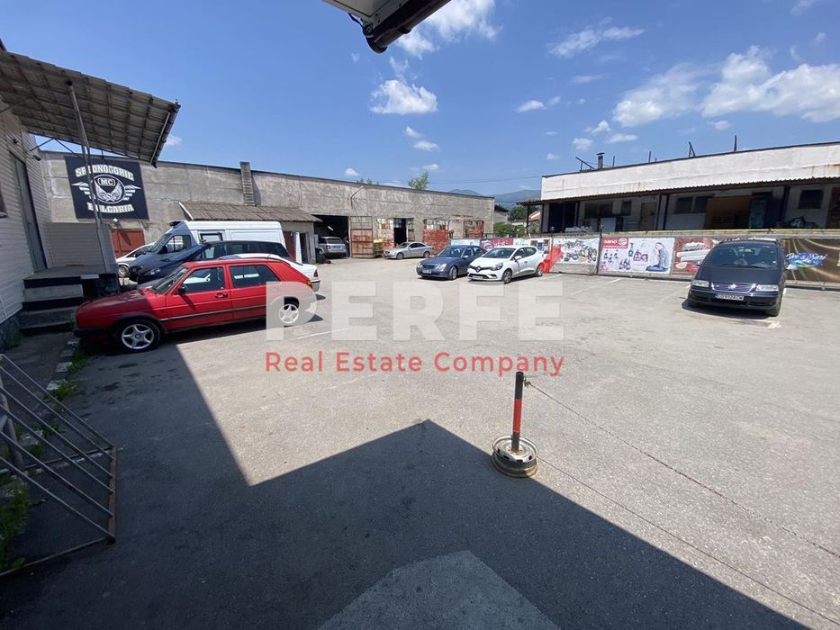 Магазин в Пирдоп- площ 480 цена 580000 евро