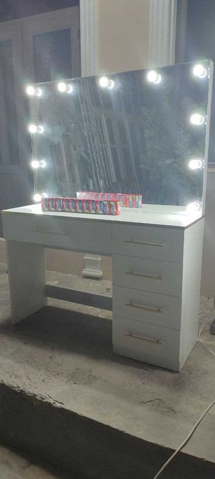 Гримерный столик