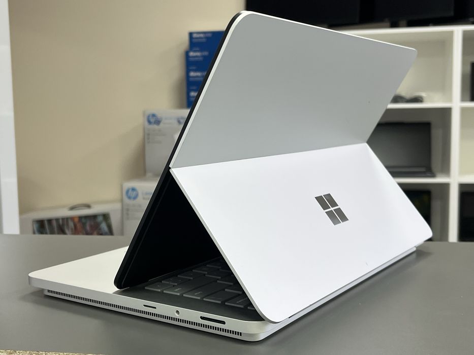 Microsoft Surface Laptop Studio 2 i7-13800H /32GB/ 1TB/ RTX 4050 2.5K