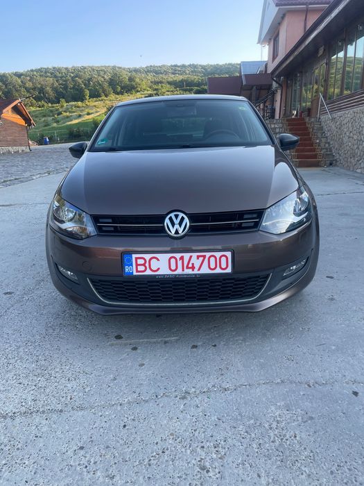 VOLKSWAGEN Polo 2013