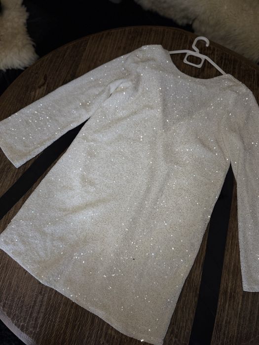 Бяла вечерна рокля