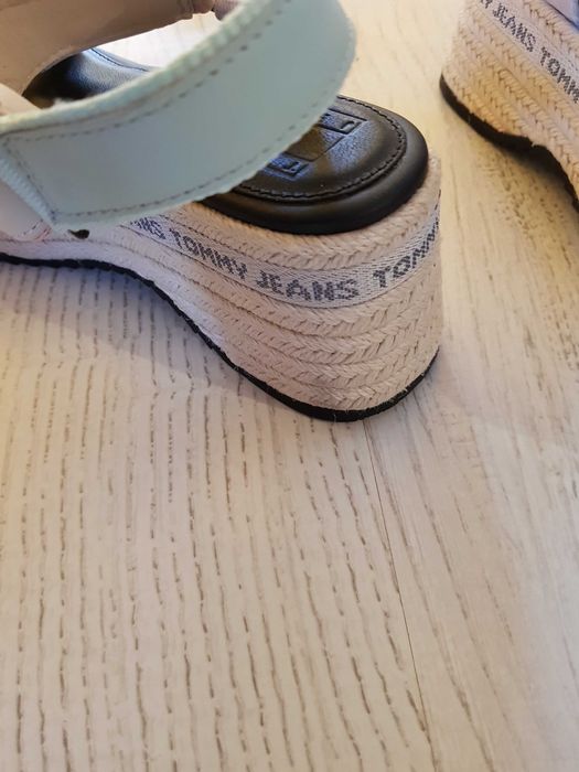 Tommy Hilfiger  сандали