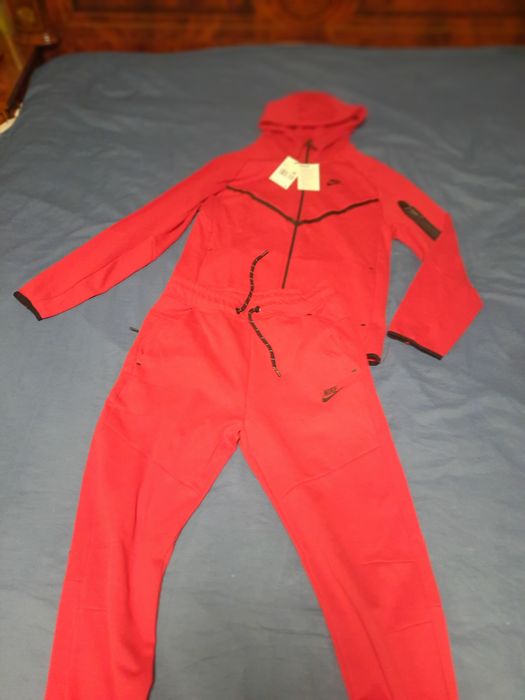 Спортен екип НАЙК ТЕК