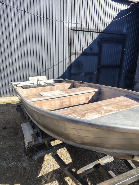 Продам лодку алюминевую
