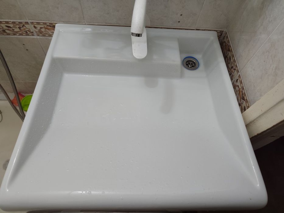 Продам Раковину над стиралкой
