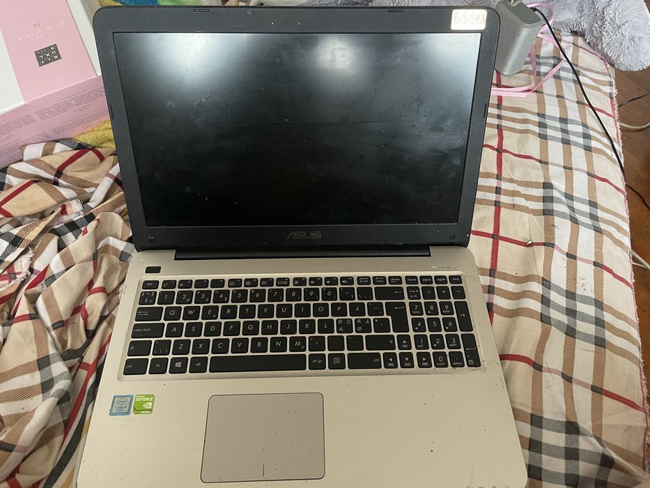 Vand laptop asus i5 gen 7 nvidia geforce 940mx