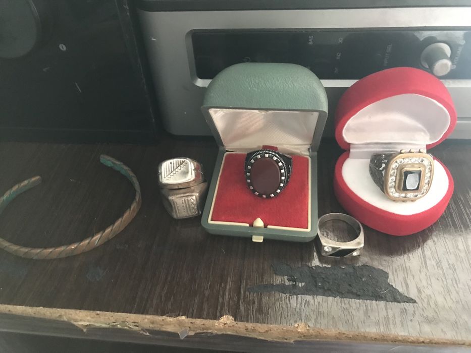 Продам тв 3000т и 6т муз 8т бот нов лет 42р 45р 2500т сап 40р 3т летни