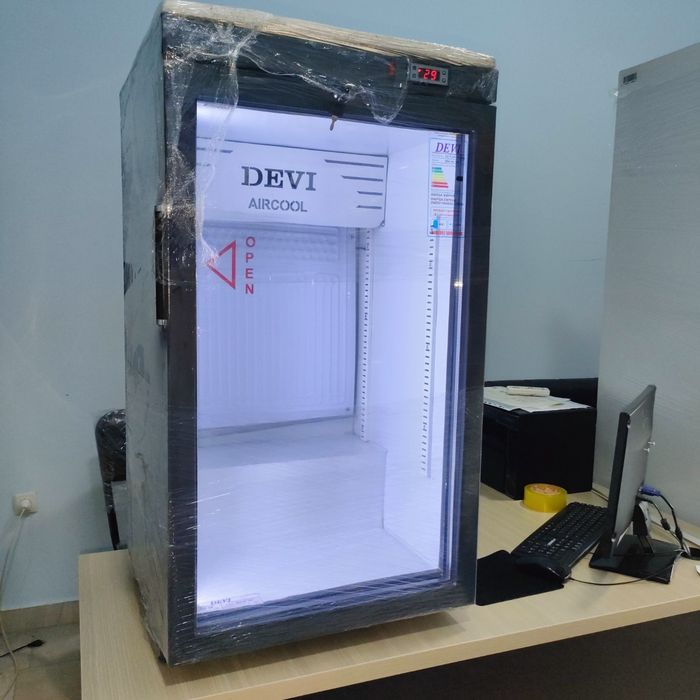 Акция !!! Продаются витриные холодильники.