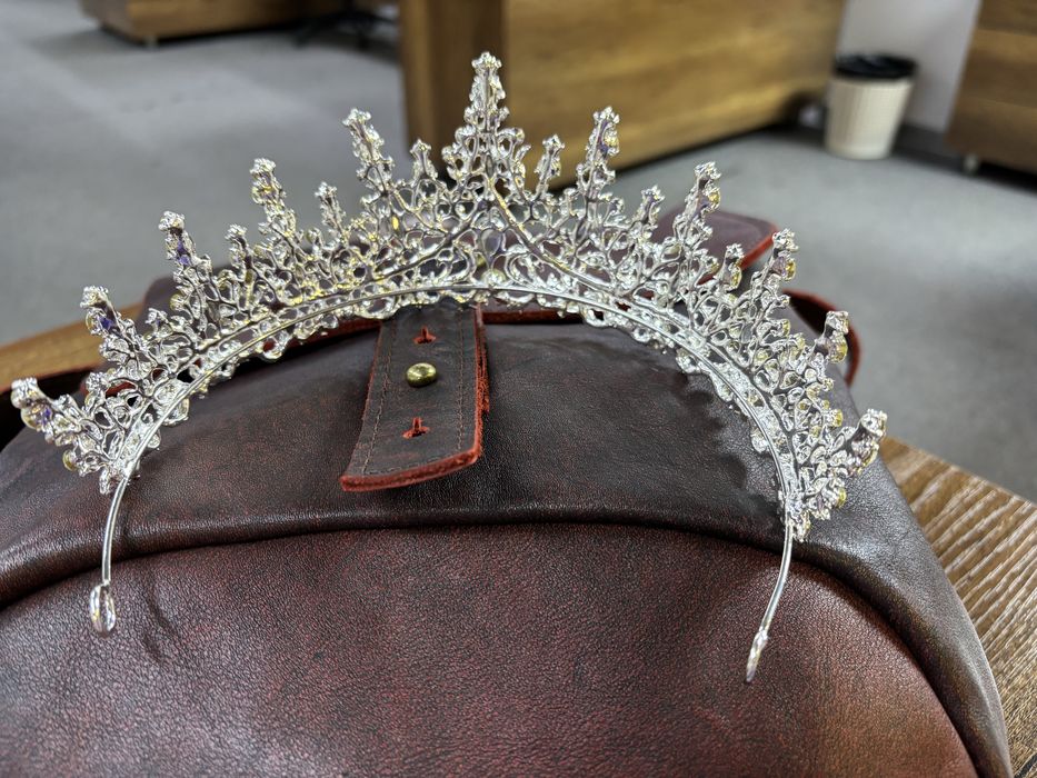 Диадема или корона