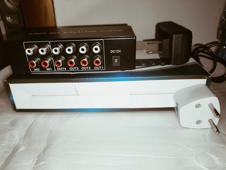 Mixer sunet activ [cu amplificare] cu 2 intrări și 4 ieșiri RCA