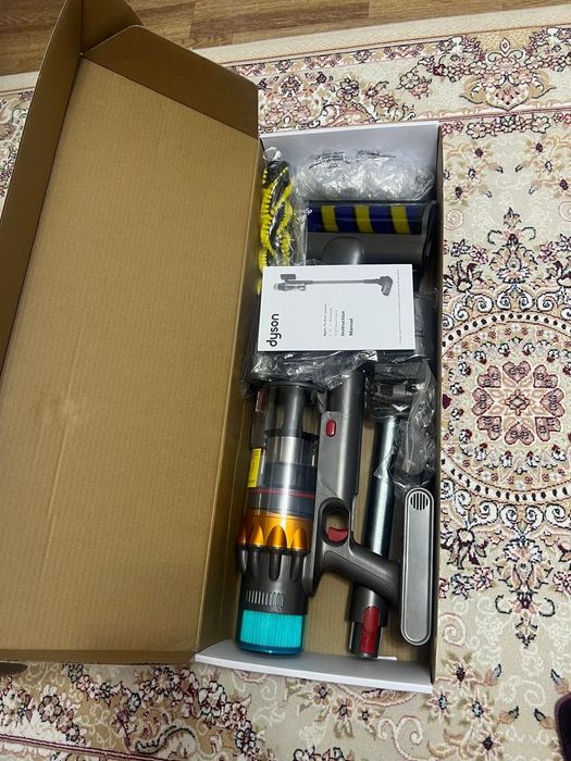 Пылесос Дайсон V15 s