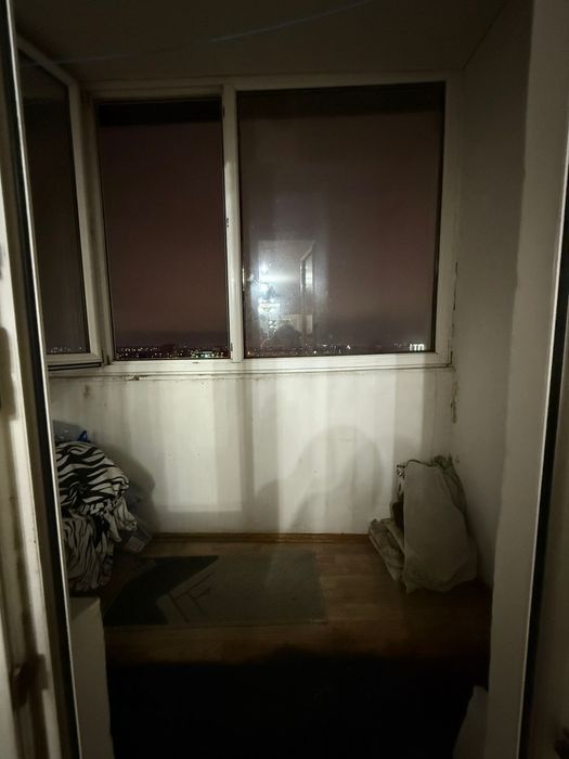 Продам 1 комн. Район 8 Школа.