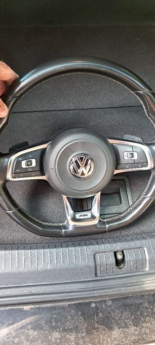 Продавам оригинален R Line волан