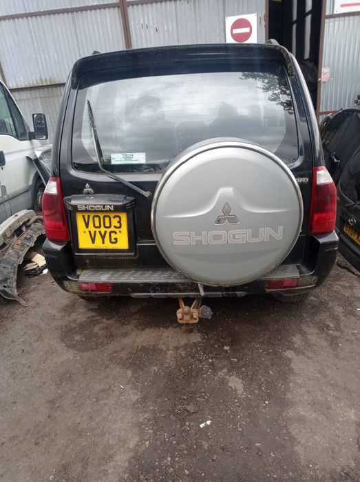 Mitsubishi Pajero 3.2 DID 165ks на части