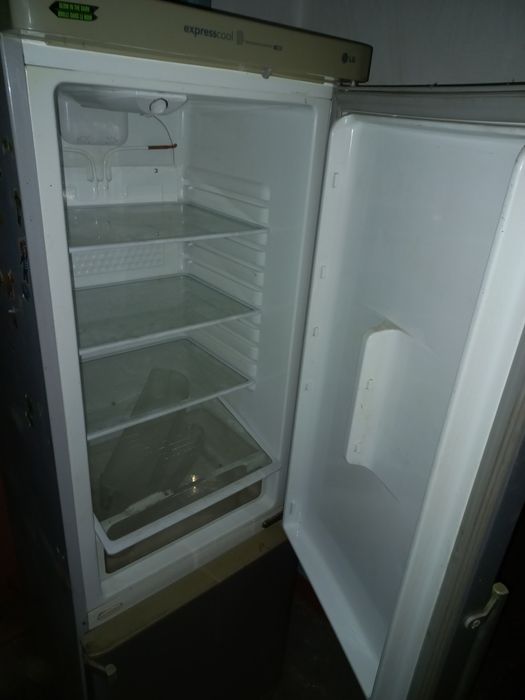 Продам Холодильник LG