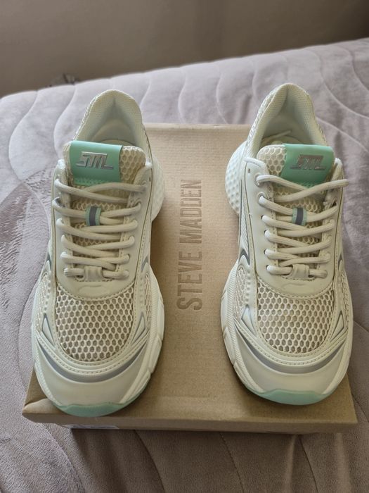 Спортни обувки Steve Madden