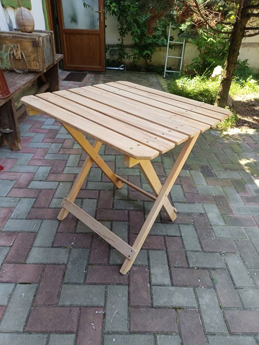 Scaune și masa exterior / terasa