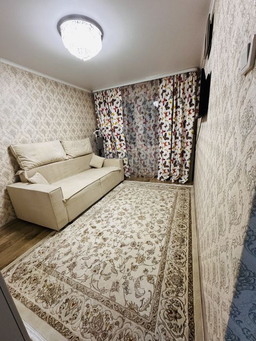 Продам  стильный диван 220 см