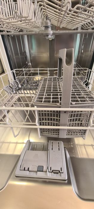 Съдомиялна за вграждане SIEMENS 60см/клас А/13 к-та