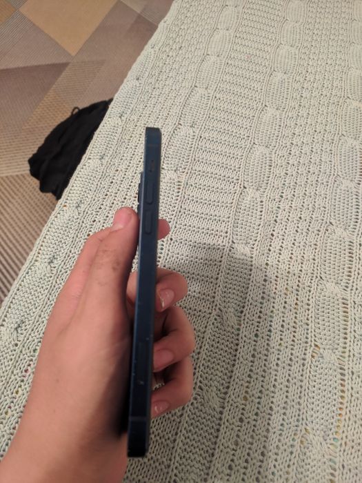 iPhone 12 64 Гб .