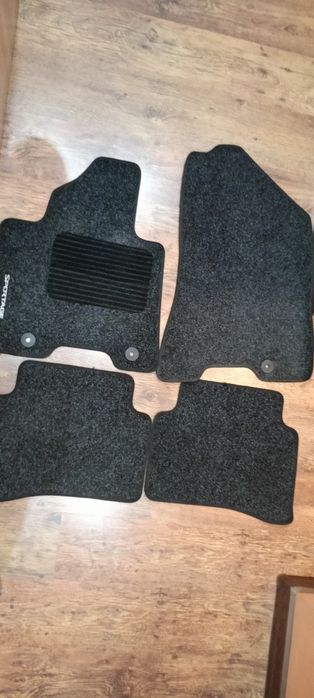 Халогени, фарове за Kia Sportage IV 2016-2017 мокетни стелки