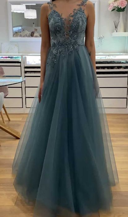 Офицялна бална рокля