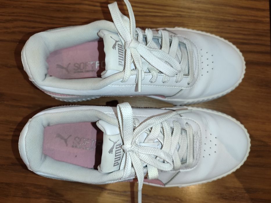 Спортни обувки Puma Carina