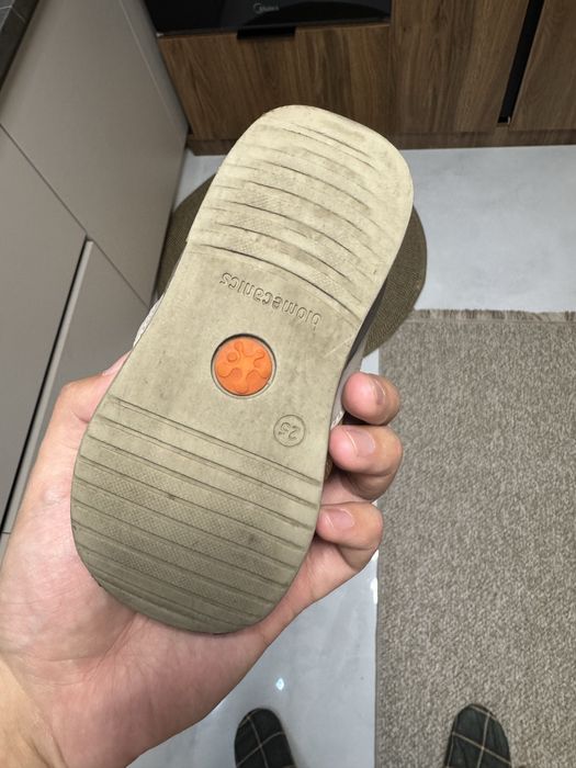 Продам детский ботинок