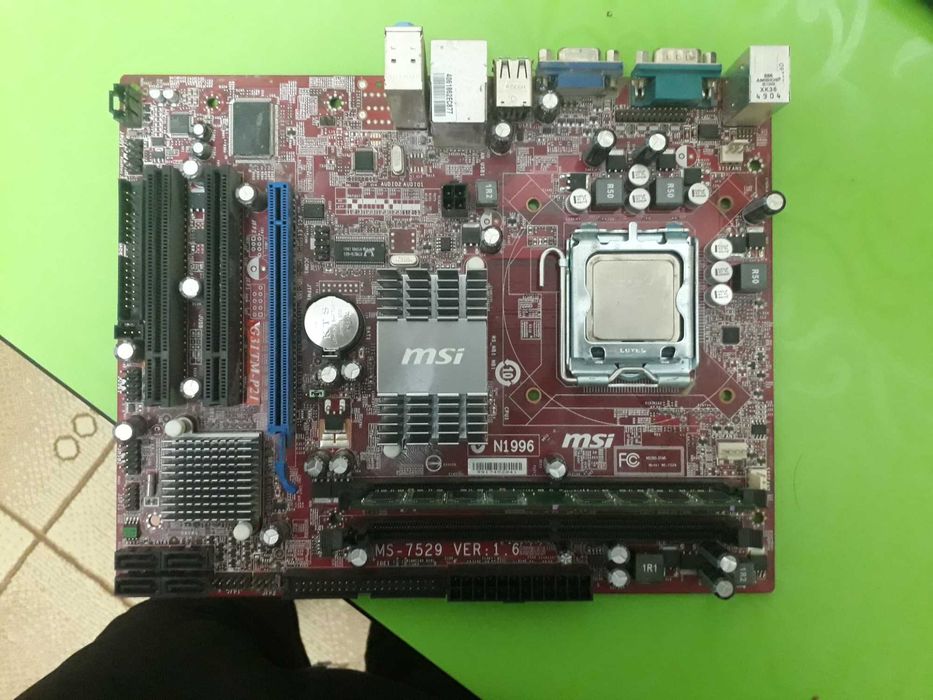 Материнская плата