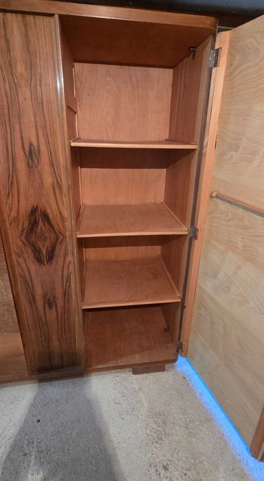 Гардероб от орех