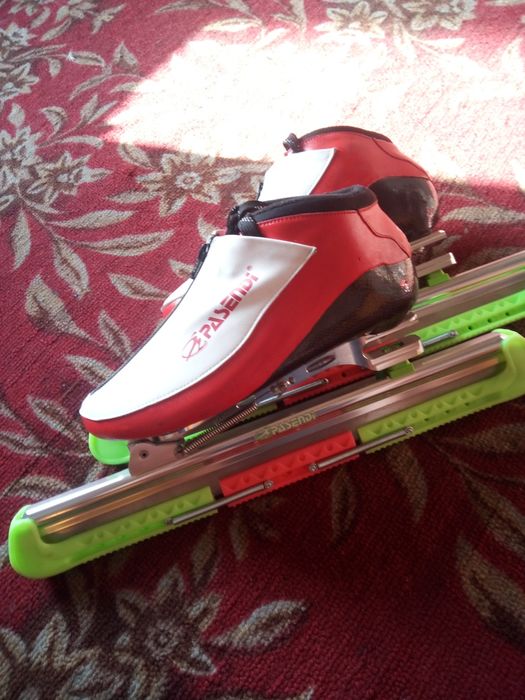 Коньки для шорт-трека, срочно!