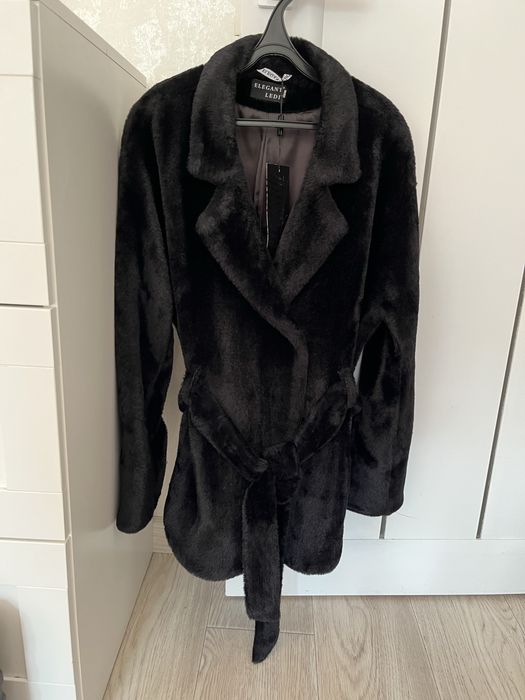 Новая шуба 42-44 размера