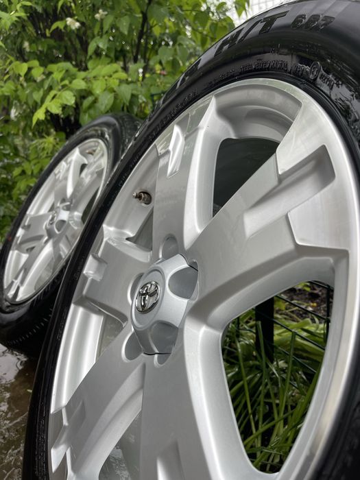 Jante  18 inci originale și cauciucuri made in Japan Toyota Rav4