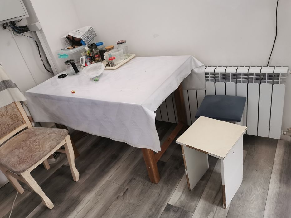 Стол кухонный продам