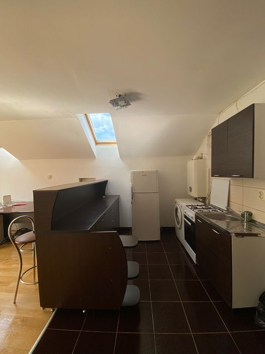 De închiriat apartament 48 mp, etaj II/M, zona Schit