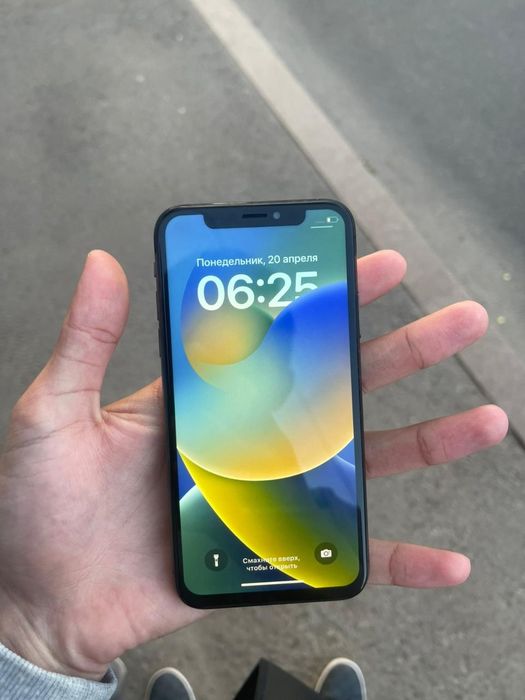 Продам iphone x .