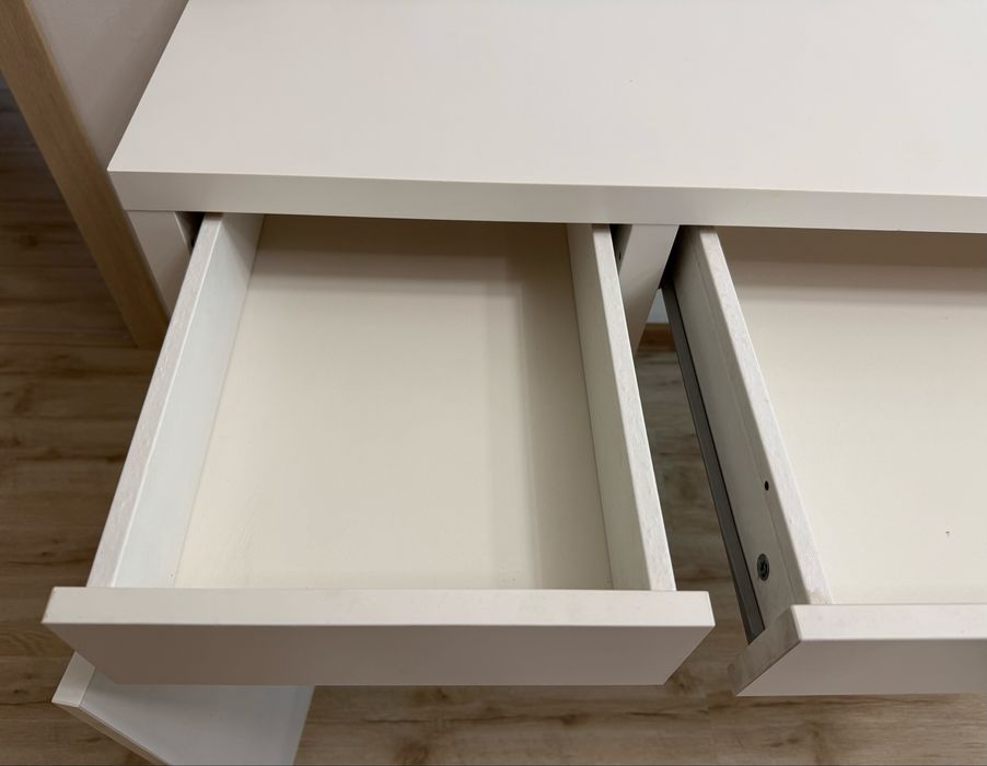 Стол IKEA в отличном состоянии