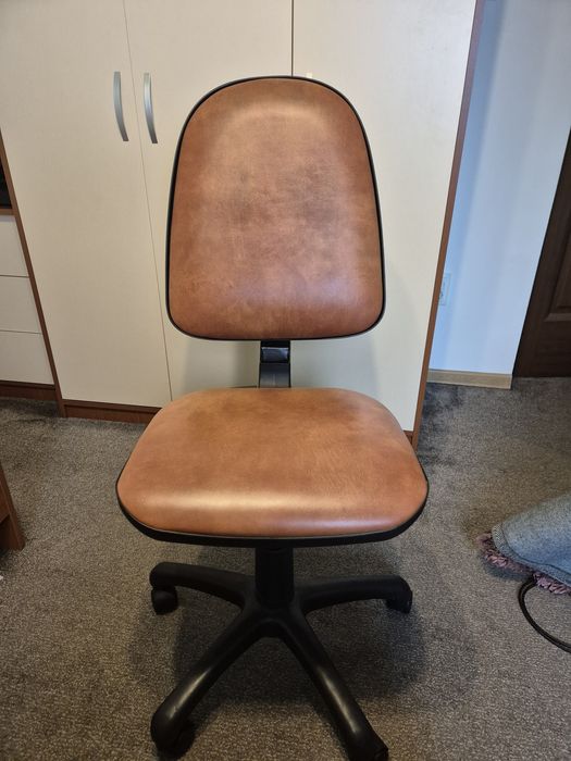 Scaun birou maro