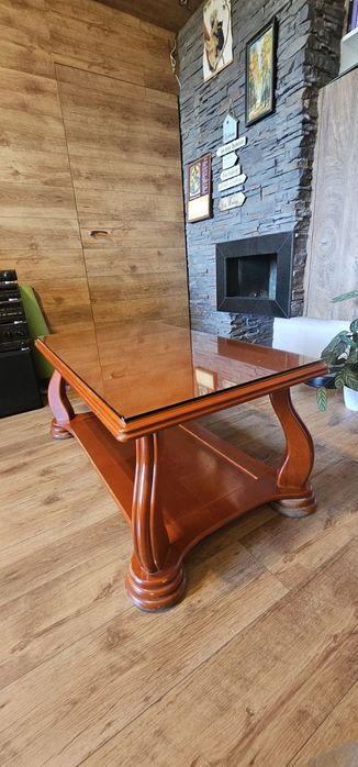 Холна маса от масивна дървесина. Стил барок.