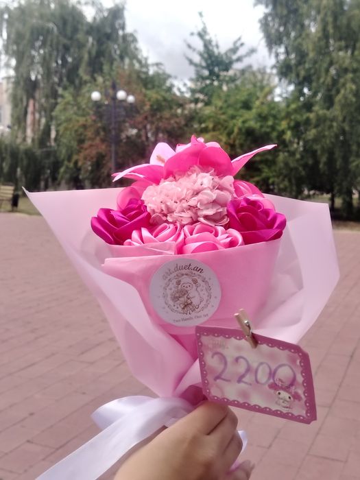 Цветы из атласных лент